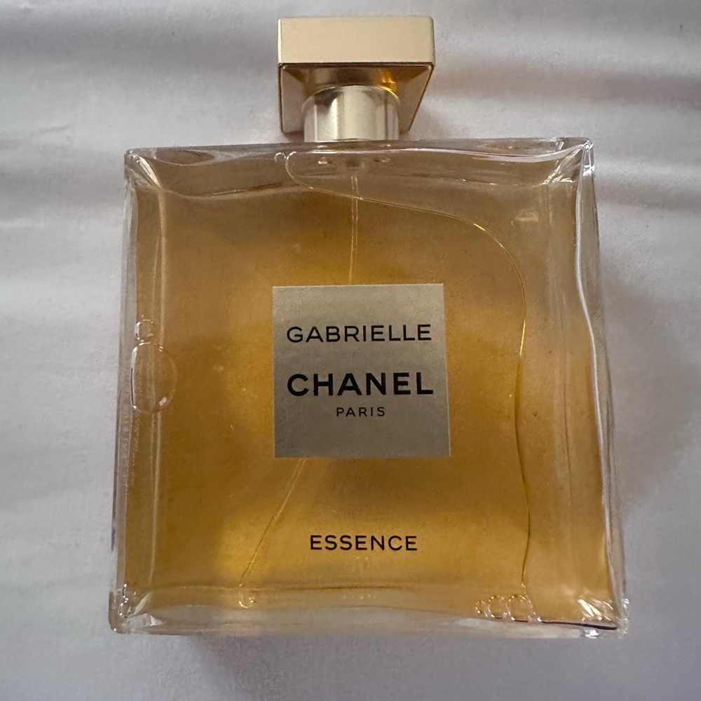 Chanel Gabrielle Essence